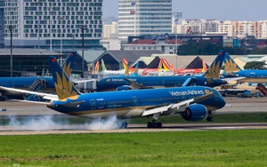 Khách đổ ra Hà Nội xem A80, giá vé máy bay dịp 2/9 đắt ngang Tết Nguyên đán