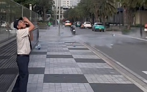 Vì sao một thanh niên ném 3 bình nước loại 21 lít từ tầng 26 xuống đất?