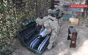 Khoảnh khắc pháo M-777 và Bogdana bị xóa sổ gần Kherson