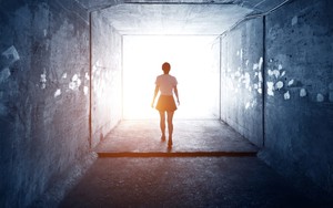 Tỉnh lại sau cơn hôn mê sâu, người phụ nữ kể về ‘thế giới bên kia’: “Không giống những gì bạn từng nghe”