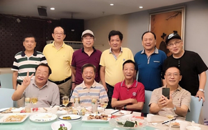 Bắt taxi đến buổi họp lớp sau 40 năm, tôi giành trả tiền nhưng nghe bạn học nói 1 câu liền bỏ về, thề không bao giờ đi họp lớp nữa