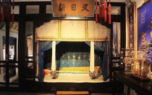 Giải mã bí ẩn: Vì sao vua chúa Trung Hoa ngủ trên chiếc giường hẹp chỉ 1m?