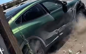 Sự thật video 7 triệu người xem xe điện Ford Mustang mất lái, gây tai nạn kinh hoàng