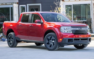 Vừa bán xe điện đầu tiên ở Việt Nam, sếp hãng xe 120 năm tuổi: Startup còn lâu mới đuổi kịp chúng tôi