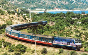 Chuyến tàu đi 8 ngày 7 đêm, chạy chưa tới 50km/giờ, du khách nhận xét: Đúng là khách sạn trên đường ray