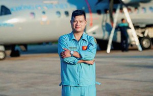 Người dẫn nhịp biên đội 'ngựa thồ' CASA trên bầu trời thao luyện A80