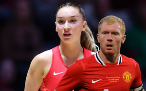 Man Utd thua đau, huyền thoại Quỷ đỏ "đỏ mặt tía tai" vì ái nữ xinh đẹp