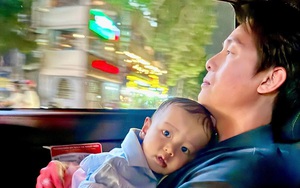 Mới 2 tuần chia sẻ làm bố đơn thân, nam nghệ sĩ Việt lại đăng ảnh cầm chặt tay 1 người: “Chỉ yêu mình em”