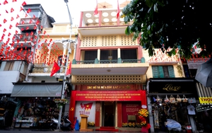 Khung cảnh bất ngờ bên trong ngôi nhà đặc biệt giữa lòng phố cổ Hà Nội sau 80 năm