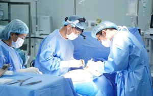 Bác sĩ Việt Nam mở kịp đường thở cứu người đàn ông Campuchia