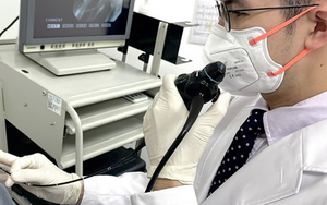 Chảy mũi có mùi hôi sau 5 ngày nâng mũi, người phụ nữ tá hỏa phát hiện "thứ bị bỏ quên" bên trong