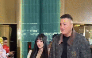 Con dâu "ông trùm điện tử Sài Gòn" mỗi năm có một gương mặt mới