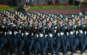 Mãn nhãn với hình ảnh của các khối diễu binh trên Quảng trường Ba Đình