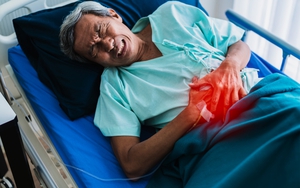 Người đàn ông tử vong vì suy gan sau khi uống thứ này trong nhiều tháng: Không phải rượu bia