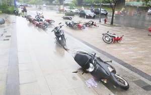 Bão số 5 rất mạnh, giật cấp 17 chuẩn bị đổ độ vào đất liền nước ta