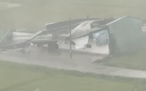 Sân pickleball tiền tỷ tại Hà Tĩnh bị bão số 5 làm đổ sập