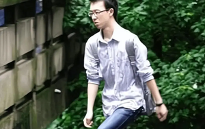 Nam sinh thi Đại học điểm cao nhất thành phố nhưng 1 loạt trường không chịu nhận: "Có sinh viên như này, ảnh hưởng uy tín của trường!"