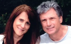 Nữ giám sát âm nhạc và chồng bị bắn chết tại nhà riêng