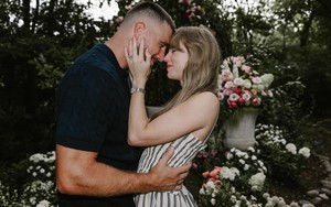 Travis Kelce - cầu thủ vừa đính hôn với Taylor Swift - là ai?