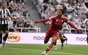 Cơn sốt mang tên Rio Ngumoha tại sân cỏ Ngoại hạng Anh