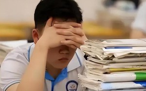 Đỗ đại học danh tiếng được gia đình mở tiệc ăn mừng, mấy ngày sau nam sinh liền đòi thi lại, thừa nhận: “Trường rất tốt nhưng con thấy hụt hẫng”