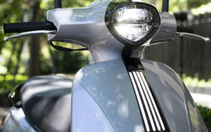 'Vua xe ga' ăn xăng 1,6 lít/100 km được đăng ký tại Việt Nam: ngoại hình đẹp tựa Vespa, trang bị vượt mặt Honda SH160i