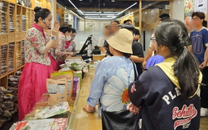 Khách Việt đến điểm tham quan khi du lịch Trung Quốc, nhận xét: "Thật sự không ngờ tới chuyện này!"