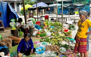 Độc lạ 'chợ 5 ngàn' ở Đà Nẵng