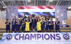 Tuyển Thái Lan vỡ oà với chức vô địch sau màn rượt đuổi nghẹt thở