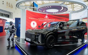 Cận cảnh “chuyên cơ mặt đất” Lạc Hồng 900 LX dành riêng để đưa đón nguyên thủ quốc tế