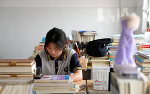 Nữ sinh 17 tuổi tự học trường làng nhưng đạt thành tích Toán cao hơn cả Tiến sĩ: 39 người viết thư tố cáo, kết quả thanh tra gây bất ngờ