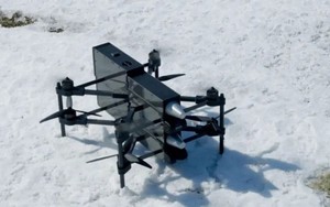 UAV mới cho phép một người vận hành điều khiển cùng lúc 100 chiếc