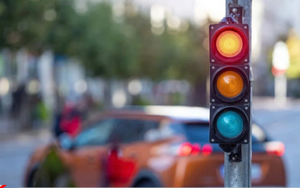 Mức phạt ô tô vượt đèn đỏ đã tăng gấp 3 lần, đây là con số mới nhất theo Nghị định 168