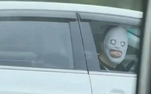 Cảnh tượng rùng rợn khiến ai cũng ớn lạnh trên cao tốc đông người