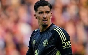 Ruben Amorim hy vọng Altay Bayindir có thể sánh ngang với Van der Sar trong trận derby