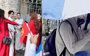 Sự thật đằng sau video Trúc Nhân dắt Mỹ Tâm sau khi đi lạc tại Đại lễ 2/9