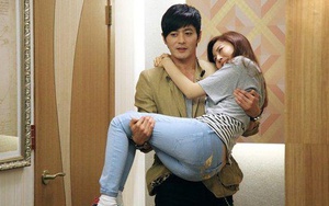 Nụ cười kì quái đêm tân hôn của "anh chồng già" khiến tôi vỡ òa sau bao tháng sợ hãi