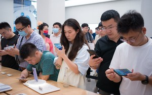 Cứ thấy điện thoại nào cấu hình hoành tráng là đắt mấy cũng mua, người Việt đã "bị lừa" suốt bao năm qua?