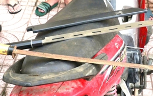 Bắt 14 thanh thiếu niên mang hung khí đuổi đánh nhau giữa đêm