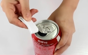 Mẹo mở lon nước bằng một mẩu giấy