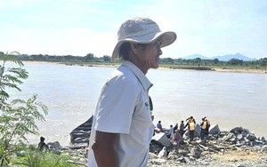 Lật xuồng máy trên sông ở Đắk Lắk, chồng bất lực nhìn vợ chìm dần