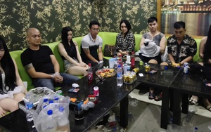 Nhóm nam nữ làm điều phạm pháp bên trong quán karaoke tại Đà Nẵng