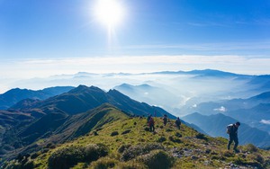 Đỉnh núi trong "Top 10 cao nhất Việt Nam", thuộc Hoàng Liên Sơn: Vừa có bé 5 tuổi chinh phục thành công