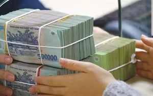 Những trường hợp nghỉ việc do sắp xếp bộ máy được hưởng 24 tháng tiền lương, nhận lương hưu ngay