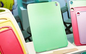 Bác sĩ Harvard cảnh báo 3 đồ gia dụng quen thuộc chứa đầy “chất độc”: Nhiều nhà vẫn dùng hằng ngày