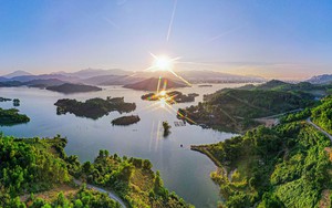 "Đảo giữa hồ" sở hữu vị trí đắc địa, cách Hà Nội chưa đến 100km, du khách nhận xét: Sơn thuỷ hữu tình