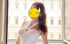 Hoa hậu dính bê bối tình ái với cha con đại gia nhà đất, nay bất ngờ rao bán ảnh nóng khắp MXH