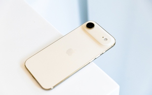 Mở hộp chiếc iPhone mỏng nhất thế giới vừa mở bán chính hãng tại Việt Nam