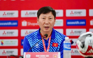 HLV Kim Sang-sik bất ngờ loại cầu thủ Việt kiều khỏi U23 Việt Nam ngay trước giải châu Á