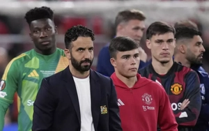 Grimsby Town sai phạm, nhưng MU vẫn bị loại khỏi Cúp Liên đoàn